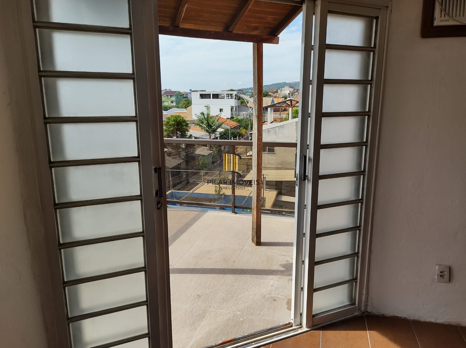 Casa 3 dormitórios no bairro Costa e Silva