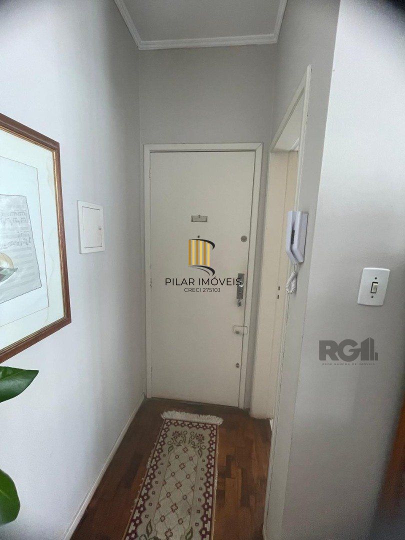 Apartamento no Petrópolis de 1 dormitório desocupado