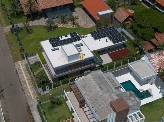 Casa 5 dormitórios no bairro Atlântida
