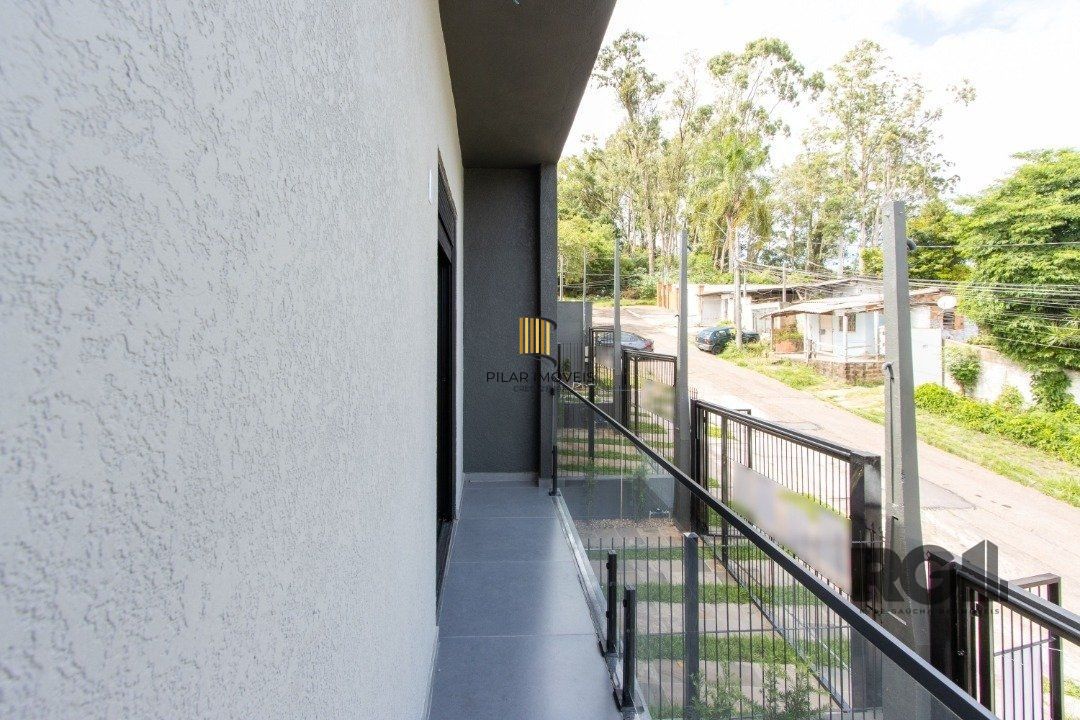Sobrado novo  no Bairro Tristeza, 3d, 1 suite, churrasqueira, laveira, vista para o Rio.
