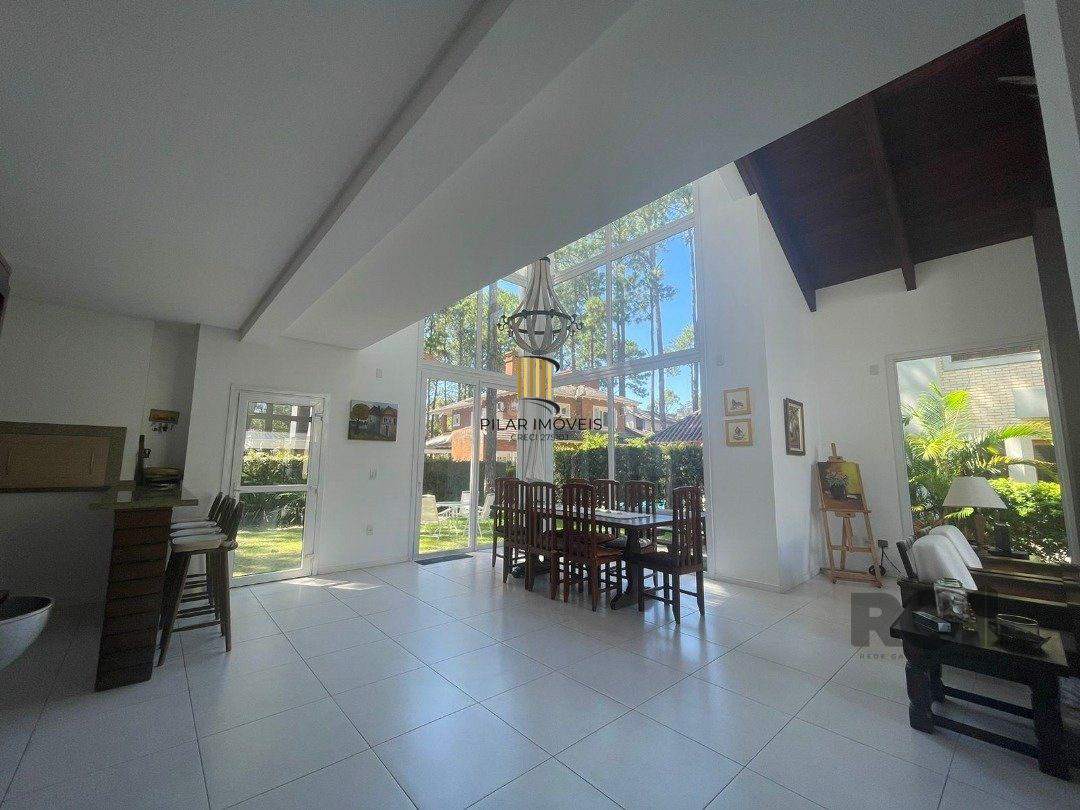 Casa de Condomínio 3 dormitórios no bairro Atlântida Sul