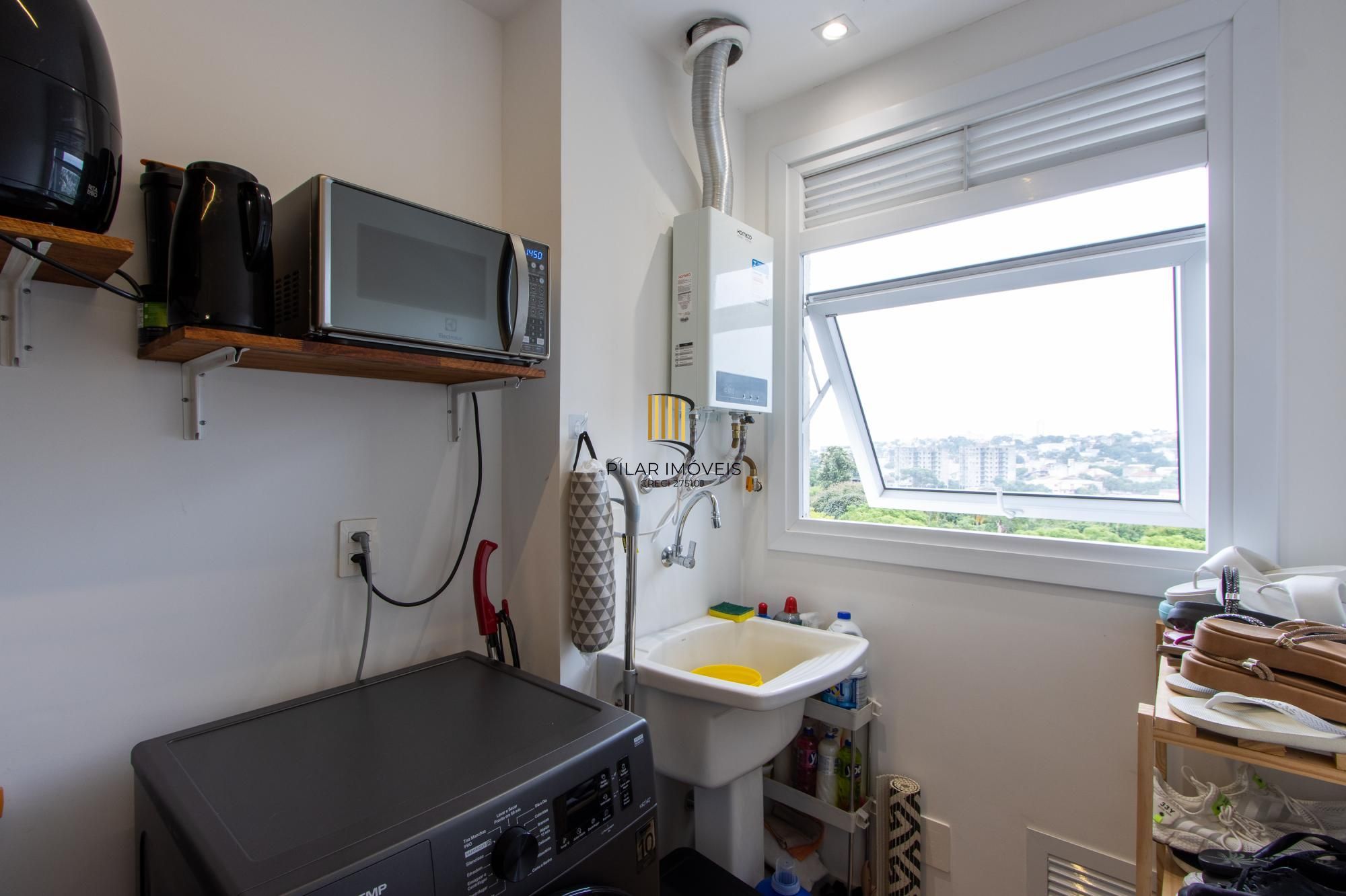 Apartamento à venda no bairro Teresópolis em Porto Alegre.