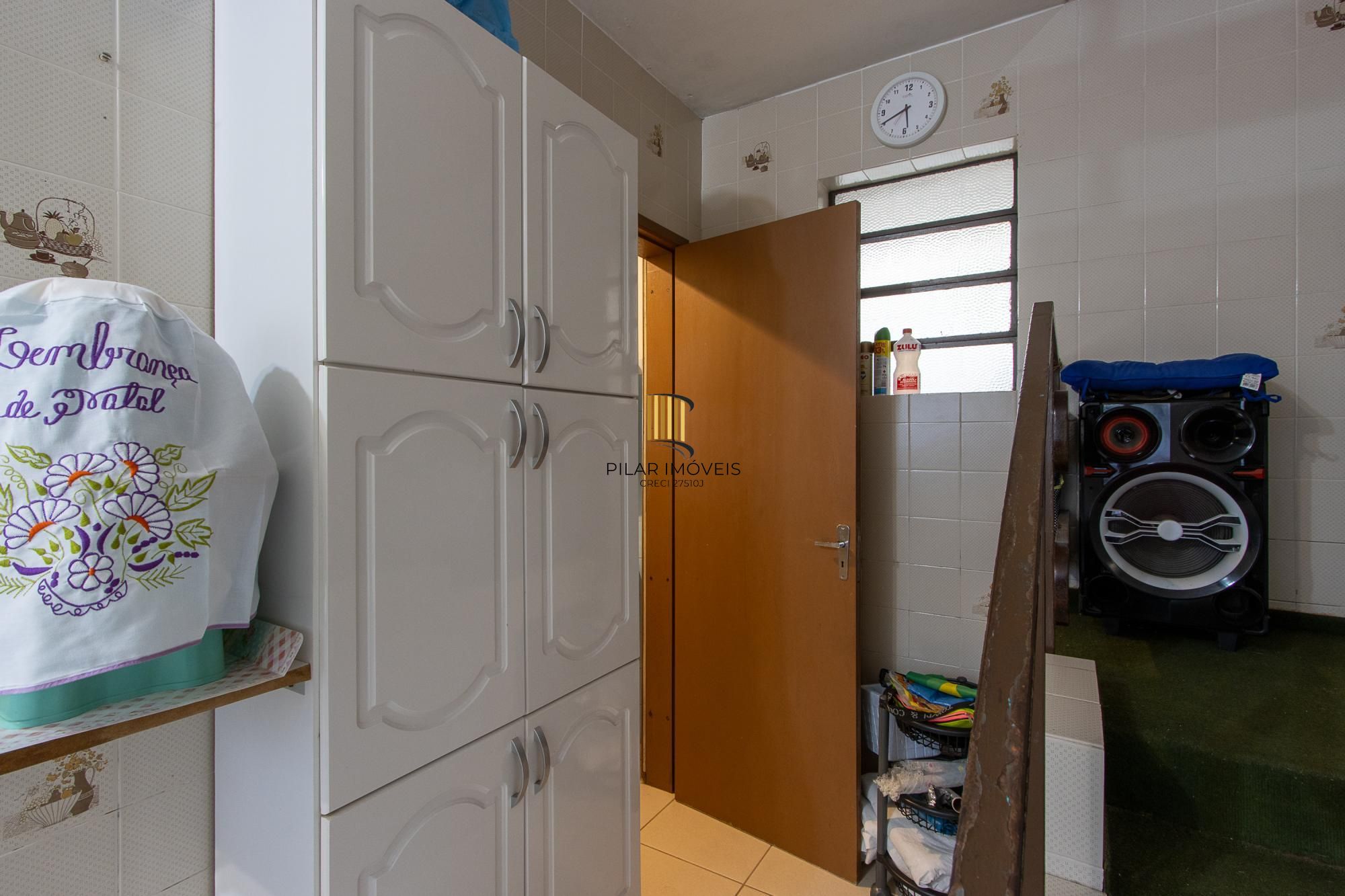 **Casa de 05 dormitórios, 03 suítes, 06 Banheiros, com 315,10m² privativos na Vila Conceição, Porto Alegre, RS**