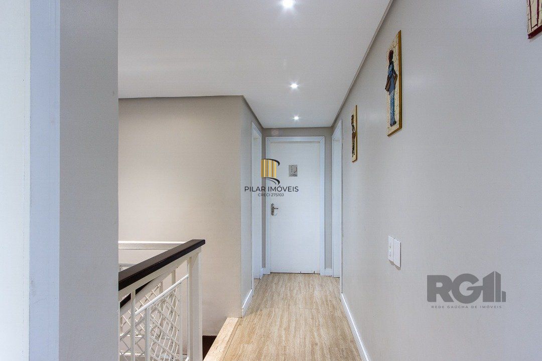 Casa 6 dormitórios no bairro Cristal