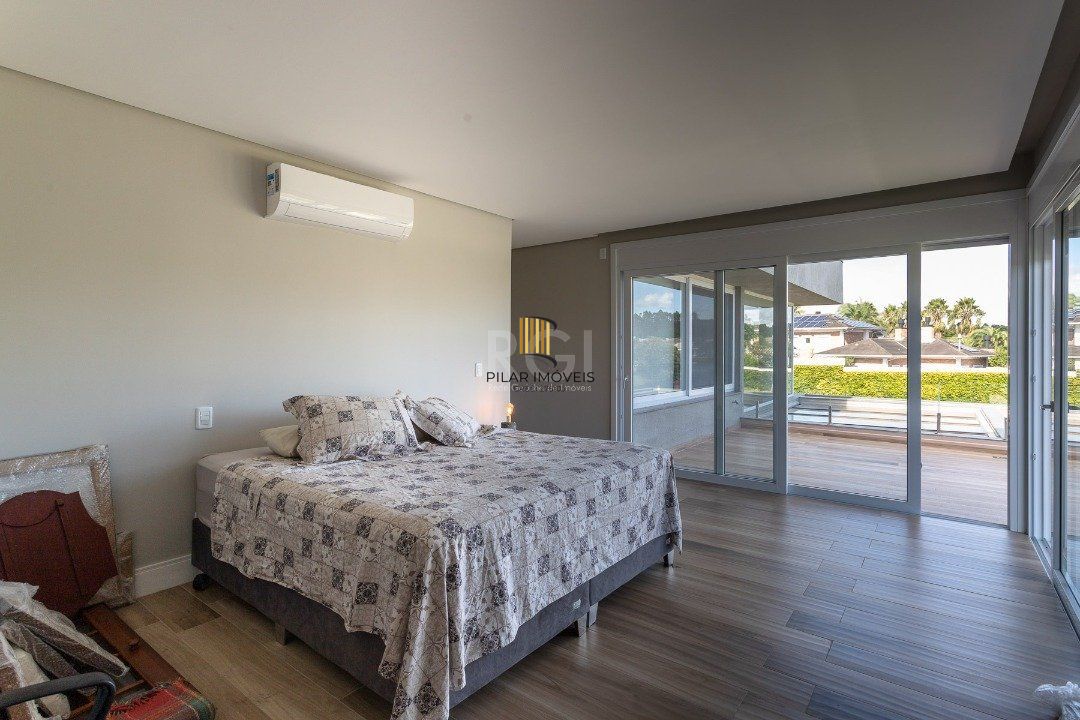 Casa Condominio para Venda - 380m², 3 dormitórios, sendo 3 suites, 6 vagas - Terra Ville