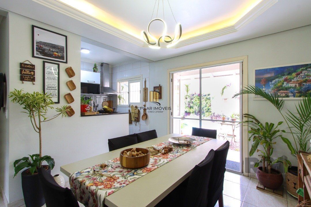 Casa 2 dormitórios no bairro Hípica