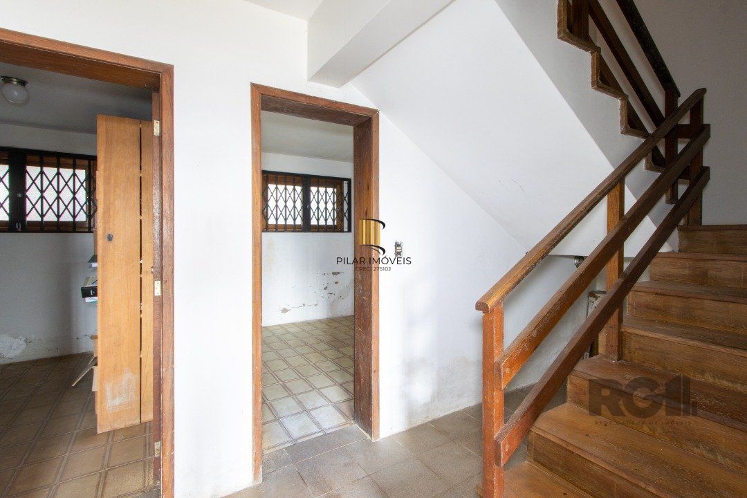 Casa para Venda - 361.95m², 4 dormitórios, sendo 2 suites, 3 vagas - Nonoai