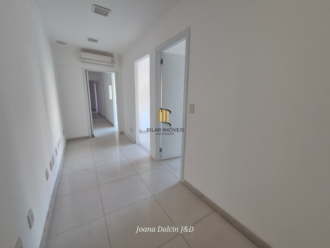 Excelente sala comercial na Andradas - Galeria Malcon