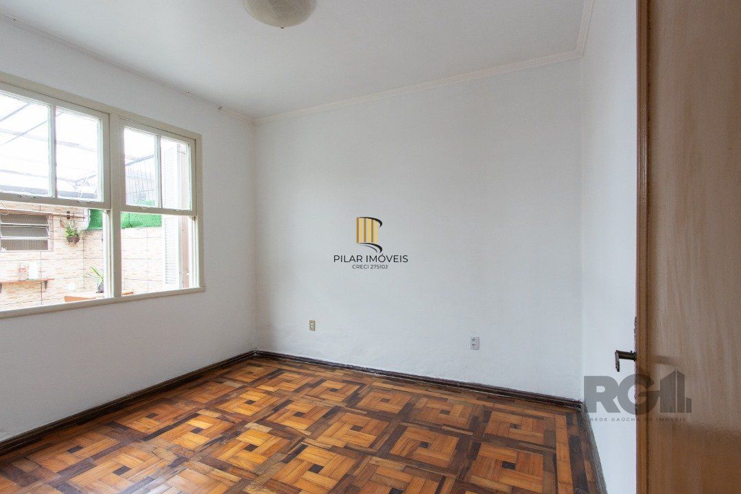 Apartamento térreo, com pátio, 2 quartos - Bairro Menino Deus