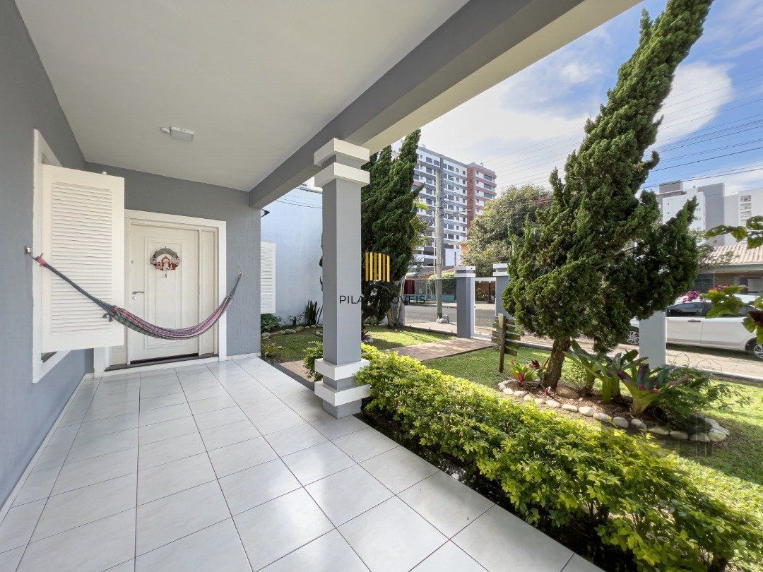 Casa Térrea mobiliada com 5 dormitórios 350m² de área - Navegantes - Capão da Canoa
