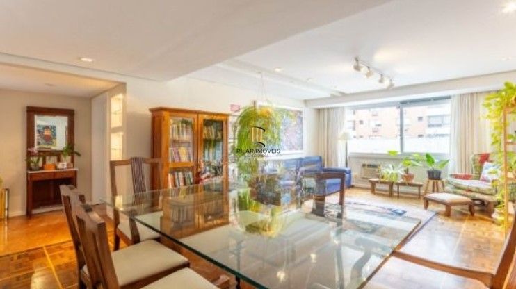 Apartamento amplo e bem localizado no Menino Deus!!