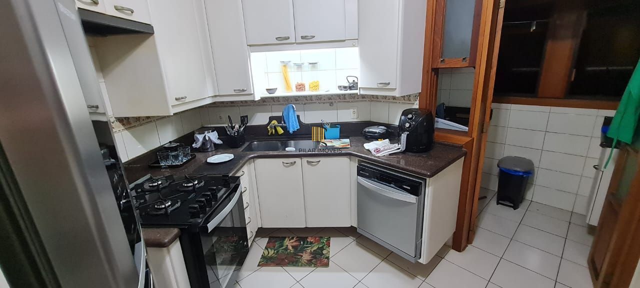 Apartamento semi mobiliado de 3 quartos com suíte no bairro Tristeza junto ao Colégio Mãe de Deus