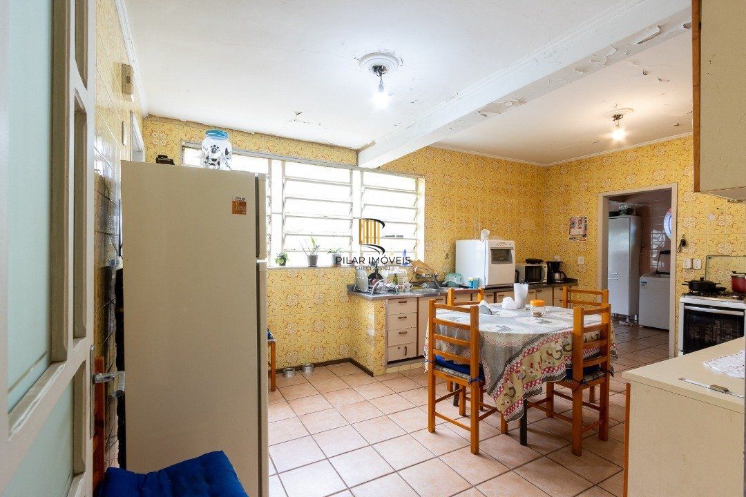 Casa 4 Dormitório(s) Bairro Medianeira