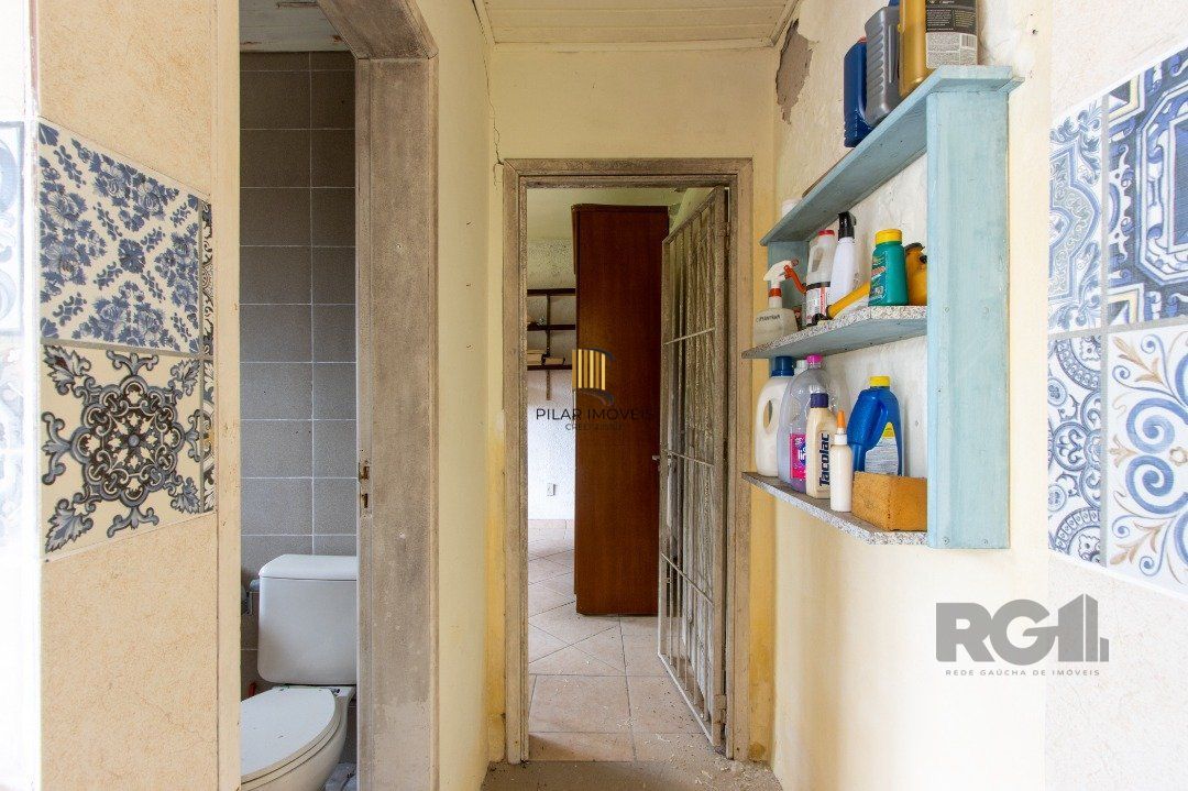 Casa para Venda - 239m², 5 dormitórios, sendo 1 suites, 2 vagas - Hipica