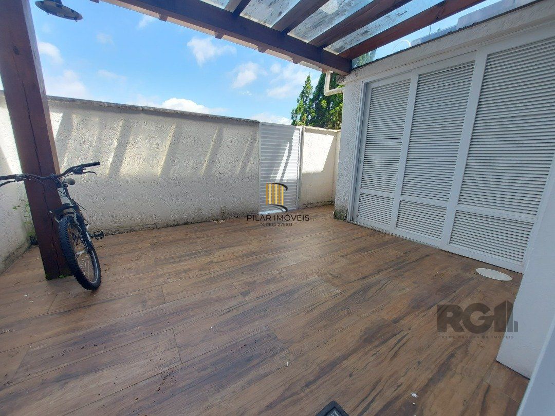 Casa em Condomínio Fechado com 3 quartos e 150m² privativos