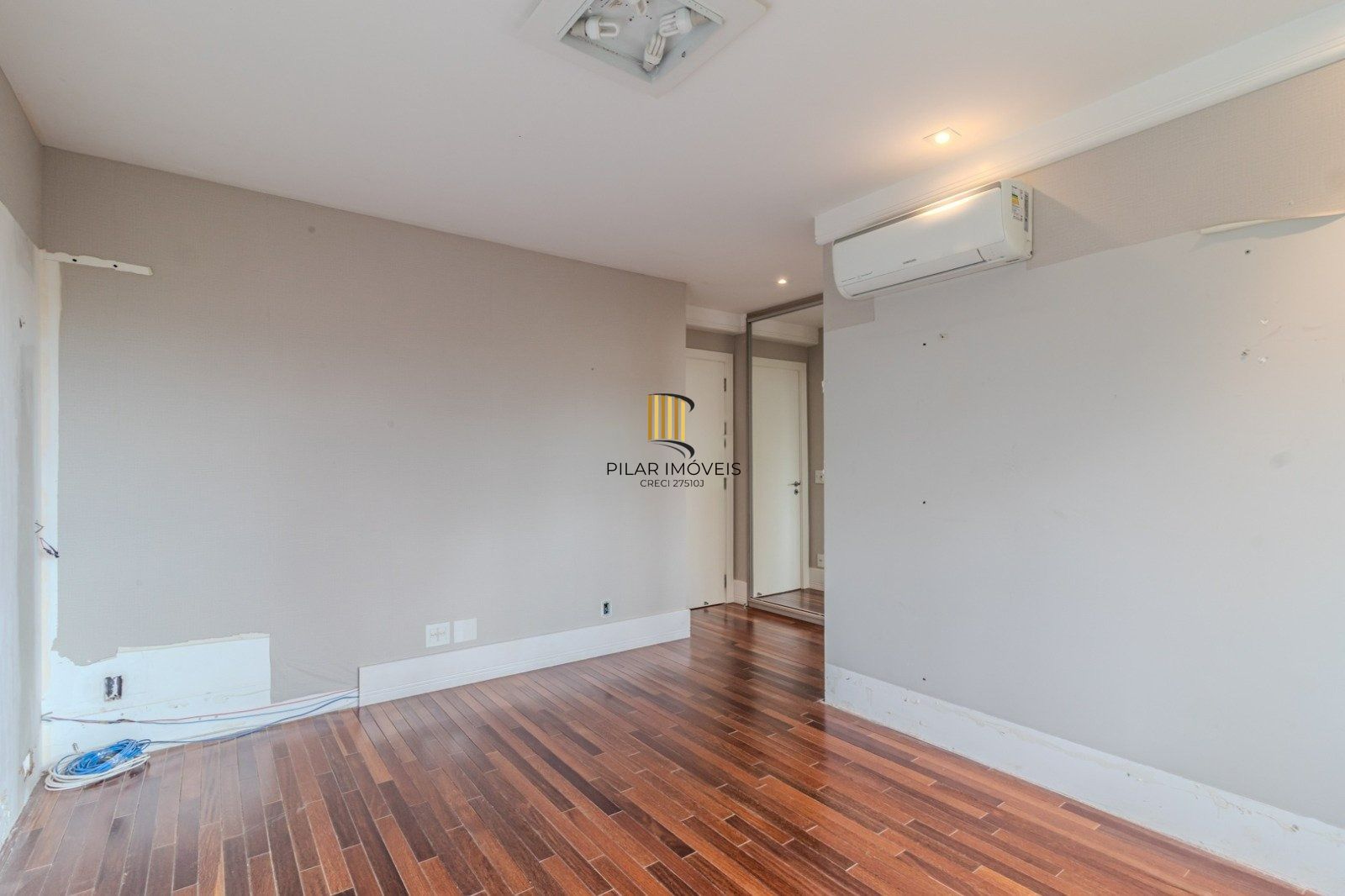 Alto Padrão no TERRAZAS: 4 Suítes, 312m² e Vista Incrível para a Natureza