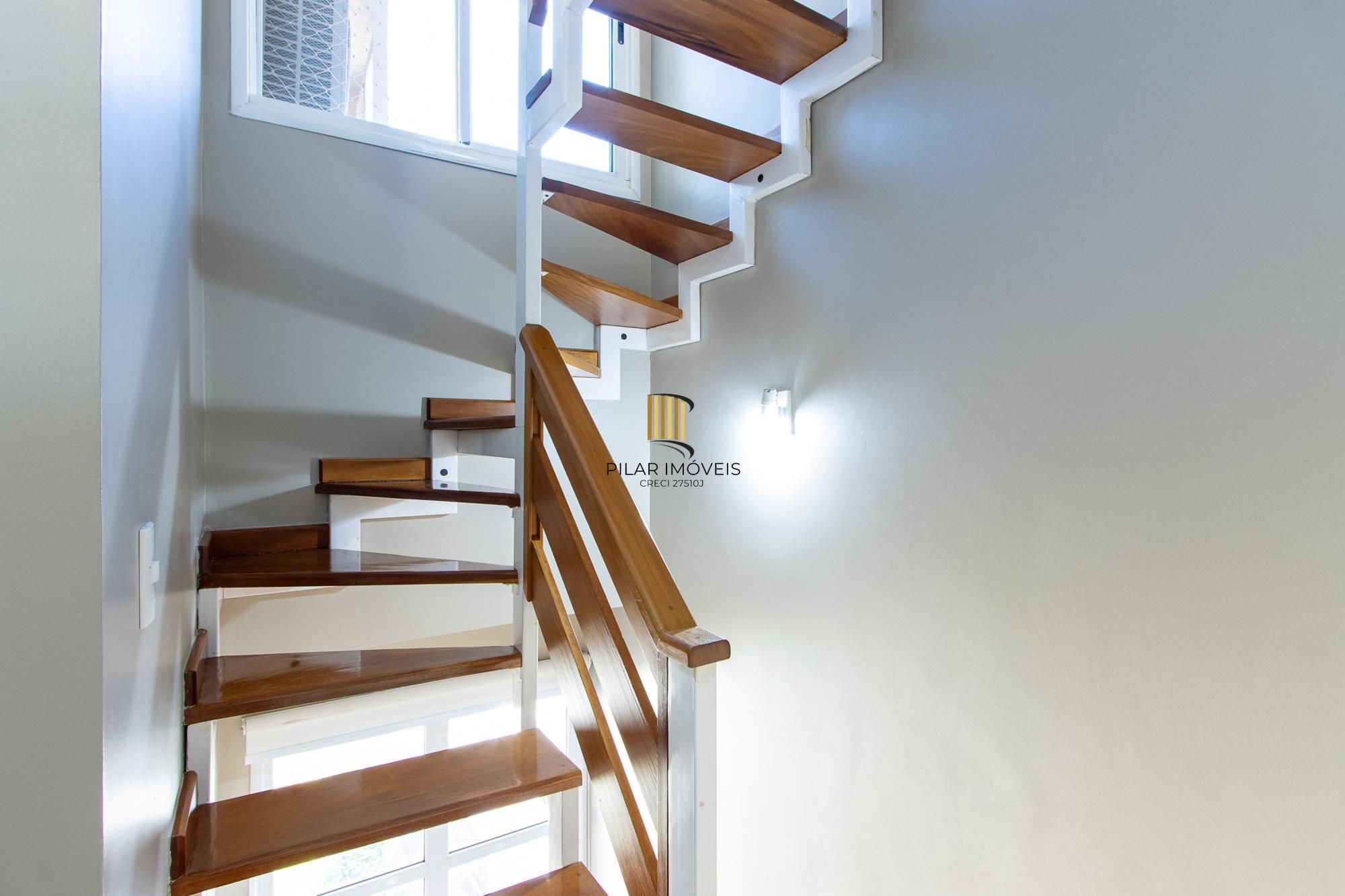 Casa condomínio | 3 dormitórios | 1 Suíte | 240,82 Privativos | 2 Vagas | Bairro Teresópolis