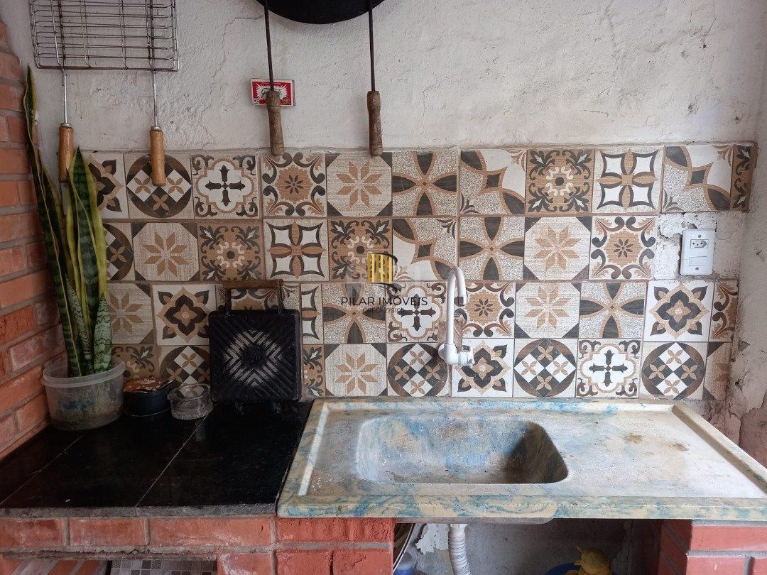 Casa 4 dormitórios no bairro Hípica