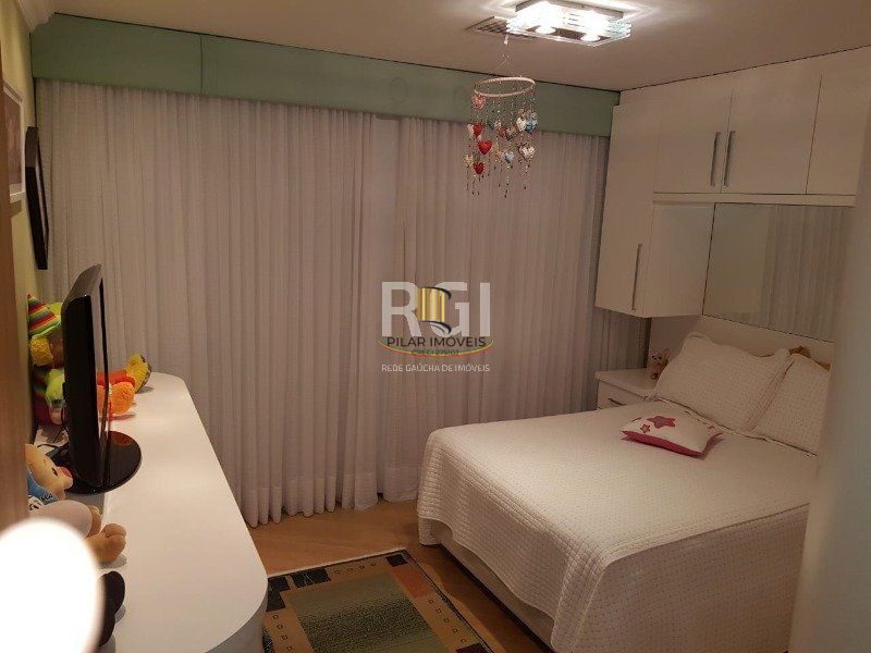Casa para Venda - 300m², 3 dormitórios, sendo 1 suites, 4 vagas - Ipanema
