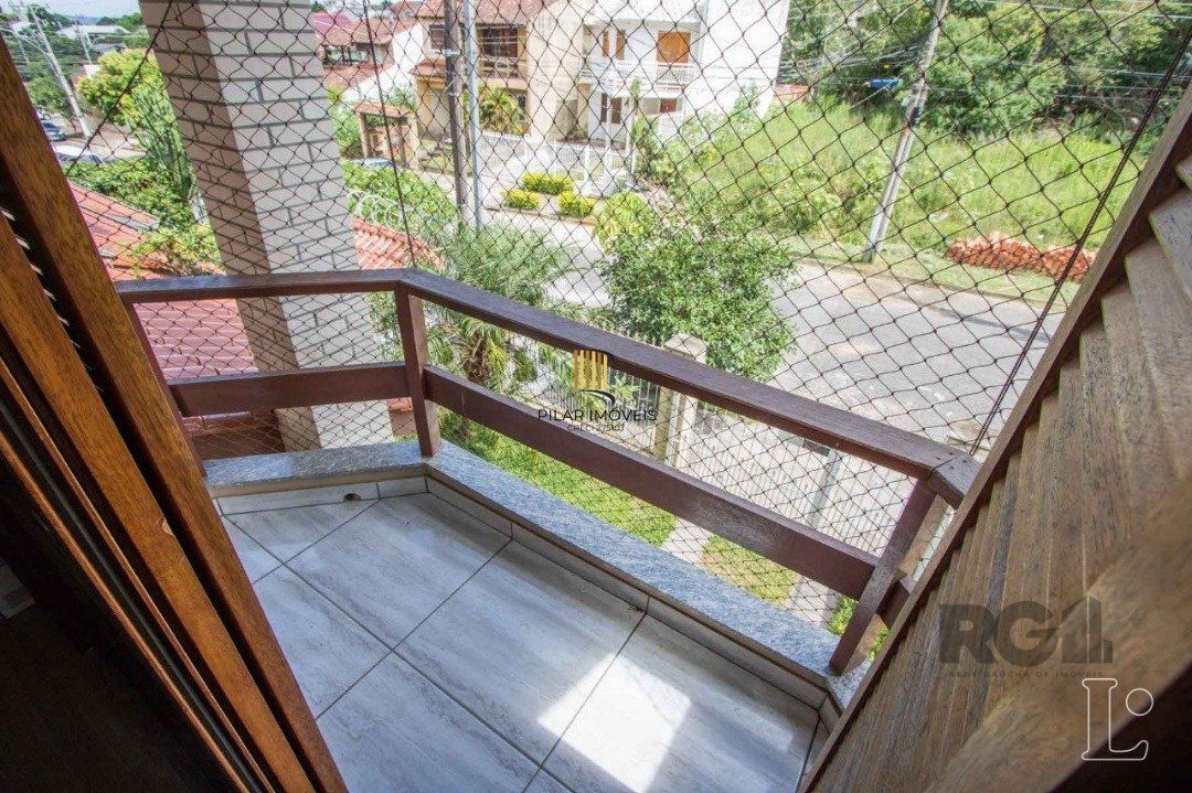 Casa 3 dormitórios no bairro Hípica