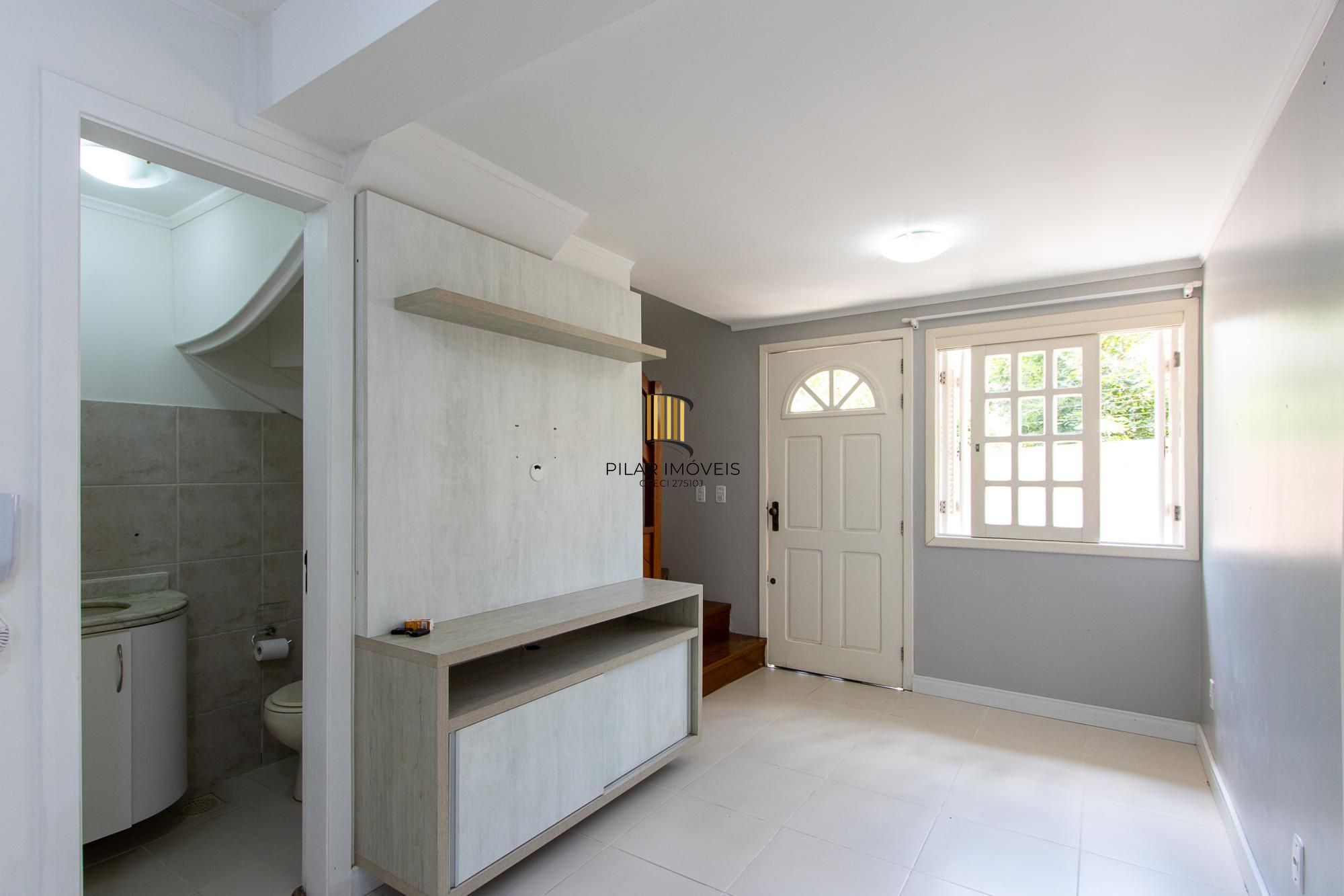 Casa de Condomínio 3 dormitórios no bairro Cristal