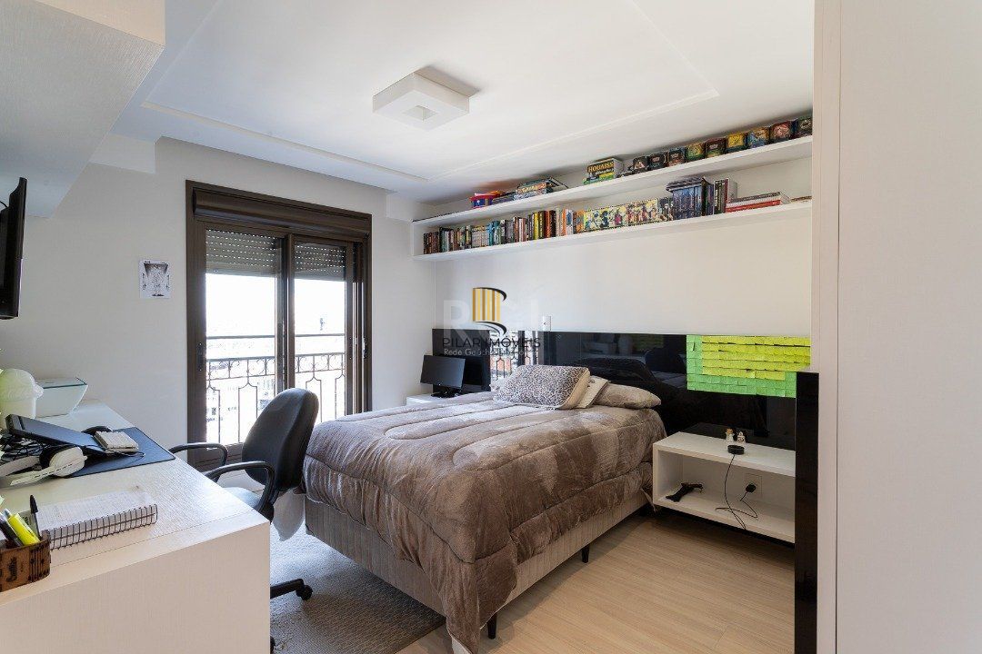 Apartamento para Venda - 323m², 3 dormitórios, sendo 3 suites, 4 vagas - Centro