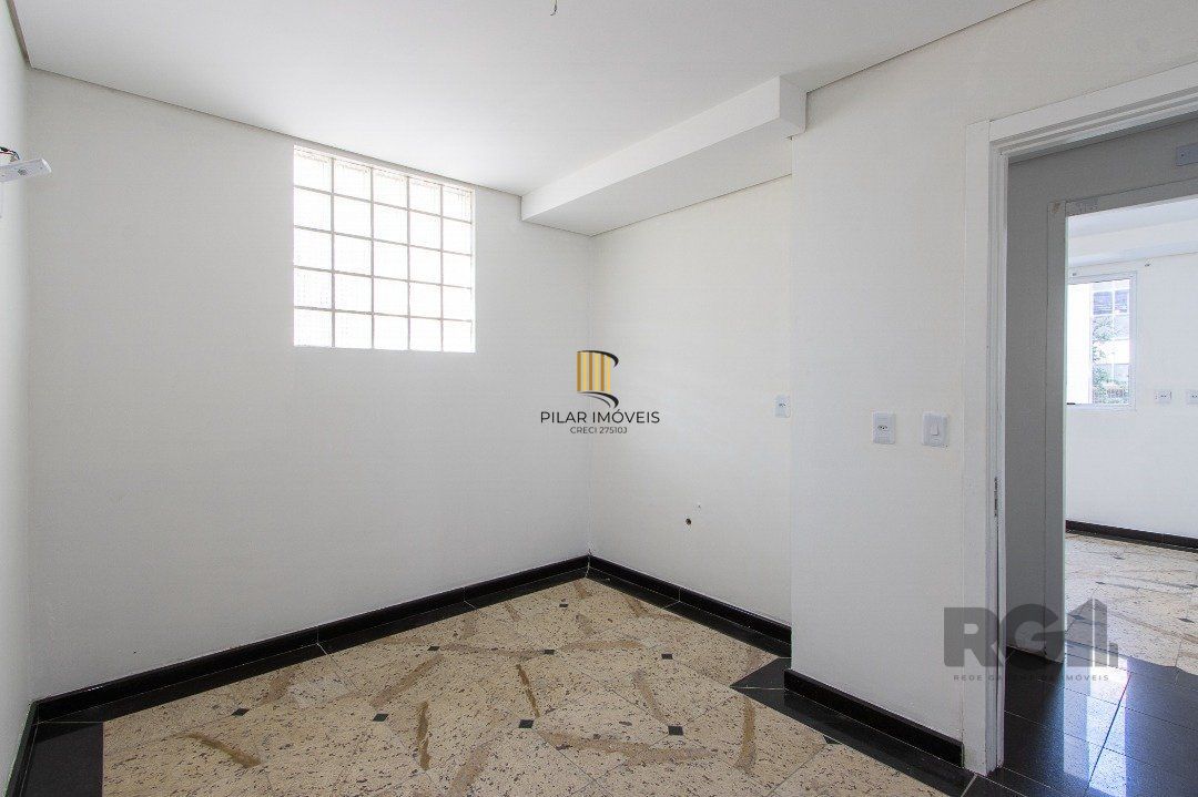 Casa 3 dormitórios no bairro Floresta