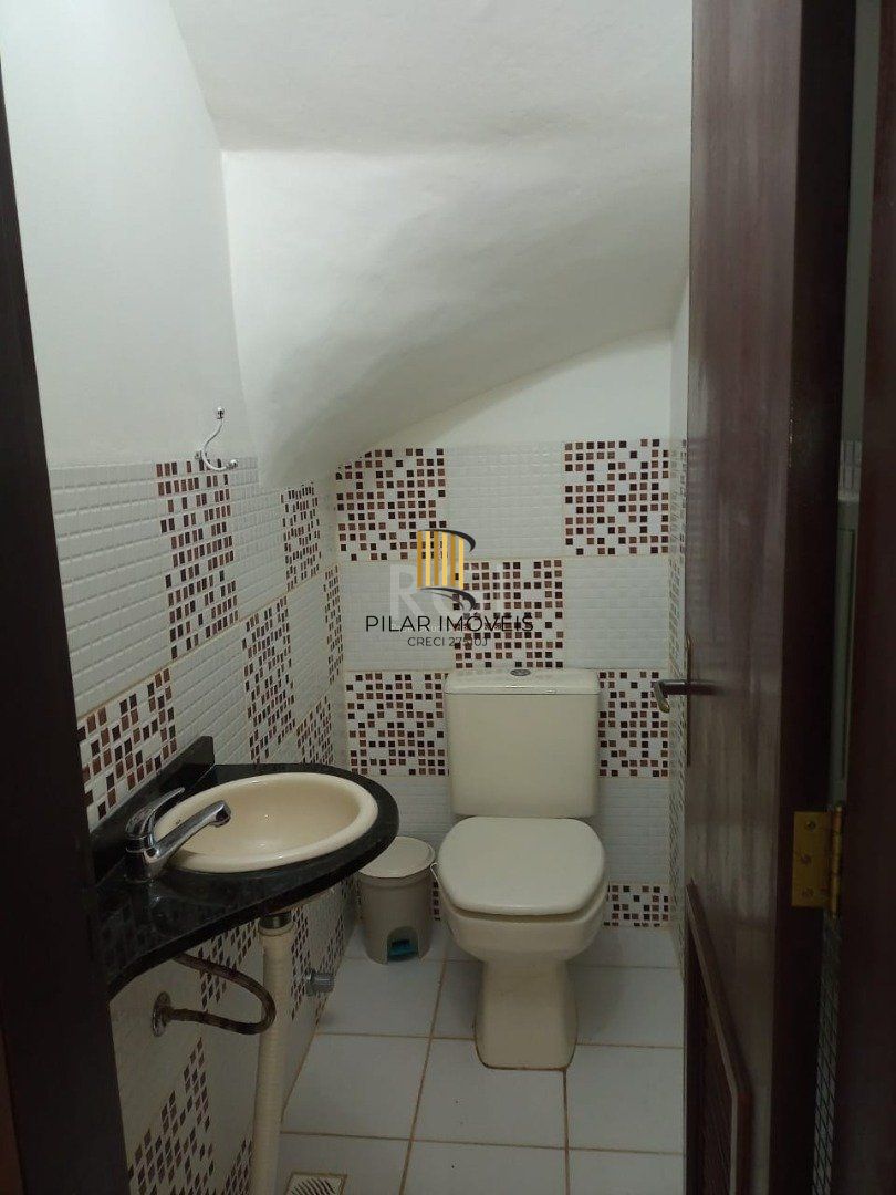 Casa para Venda - 131.92m², 2 dormitórios, sendo 2 suites, Guarujá