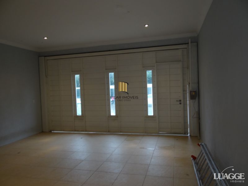 Casa para Venda - 305m², 3 dormitórios, sendo 3 suites, 4 vagas - Nonoai