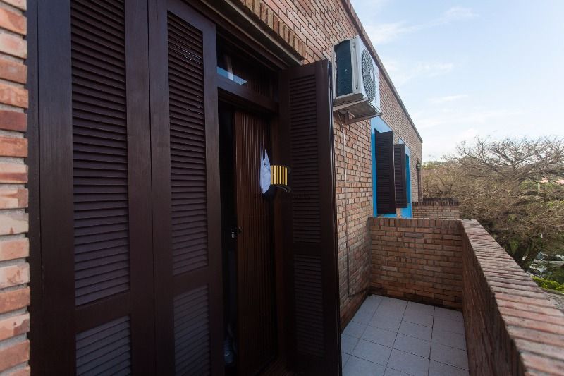 Casa Condominio para Venda - 170m², 3 dormitórios, sendo 1 suites, 2 vagas - Cavalhada