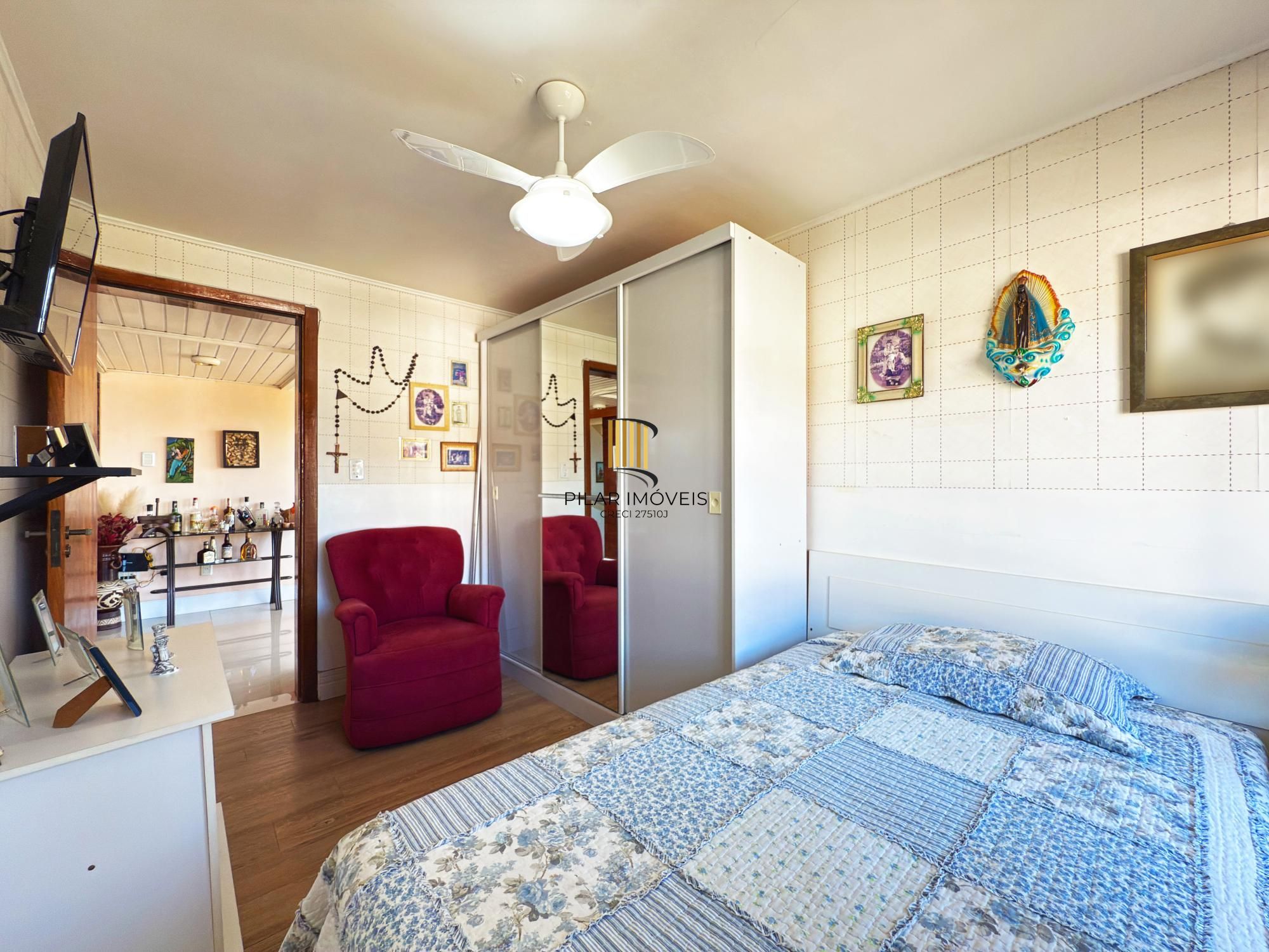 Casa em condomínio bairro Tristeza, com 185m² privativos.