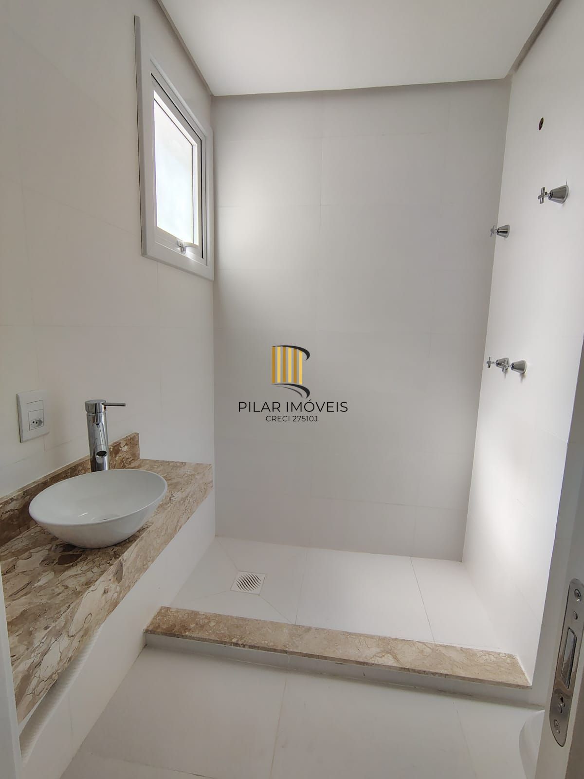 Apartamento Garden de 2 dormitórios, 1 suíte e 2 vagas de garagem.