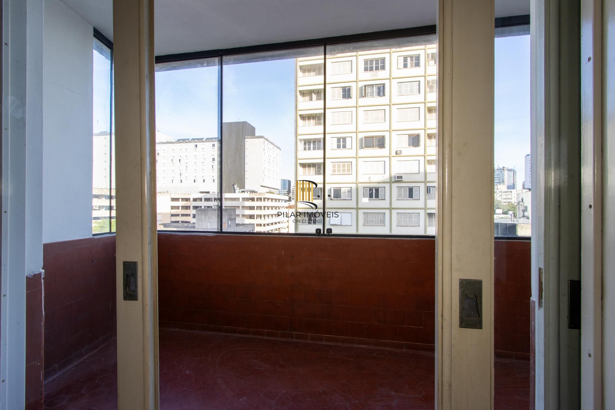 Apartamento para Venda - 238m², 3 dormitórios, sendo 1 suites, 1 vaga - Floresta