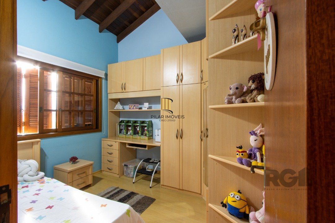 Casa para Venda - 180.3m², 3 dormitórios, sendo 1 suites, 3 vagas - Guarujá