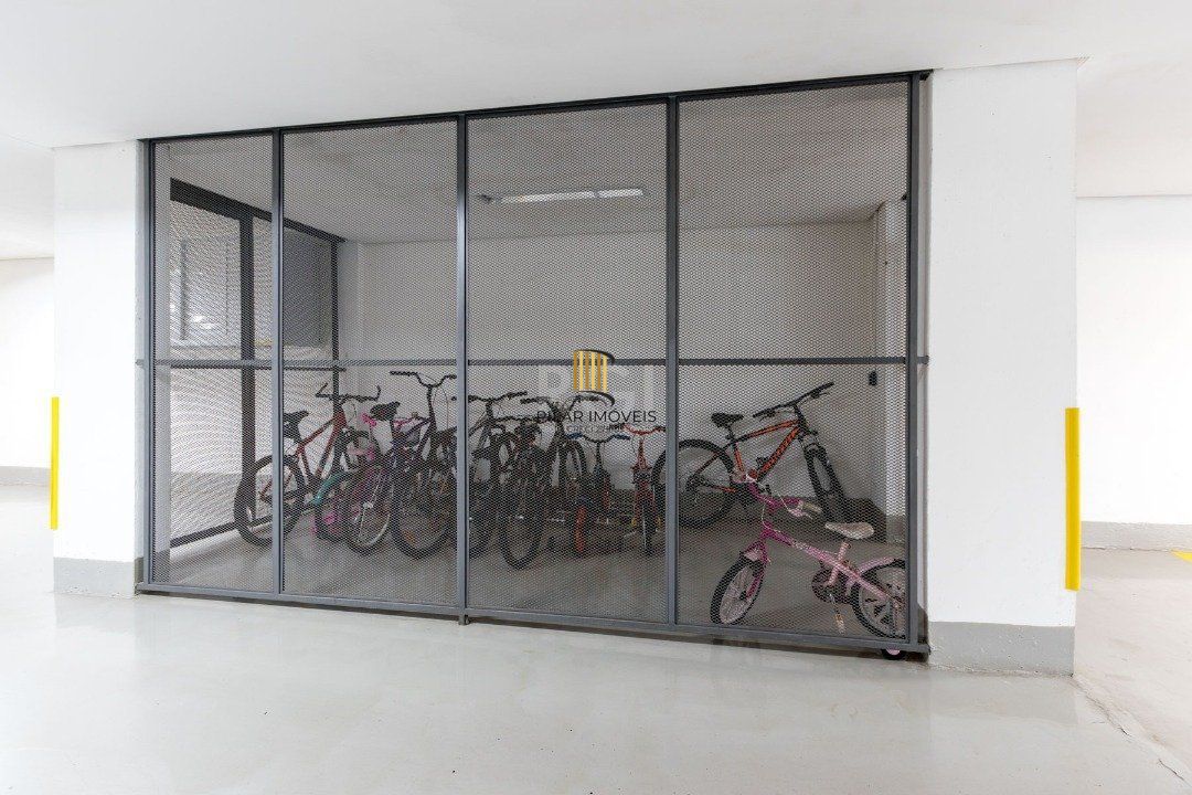 Cobertura para Venda - 319.17m², 3 dormitórios, sendo 3 suites, 4 vagas - Cristal