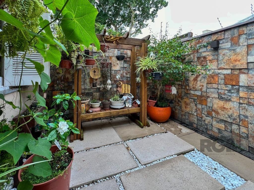 Excelente casa em condomínio no Bairro Tristeza - Ao lado do Shopping Paseo