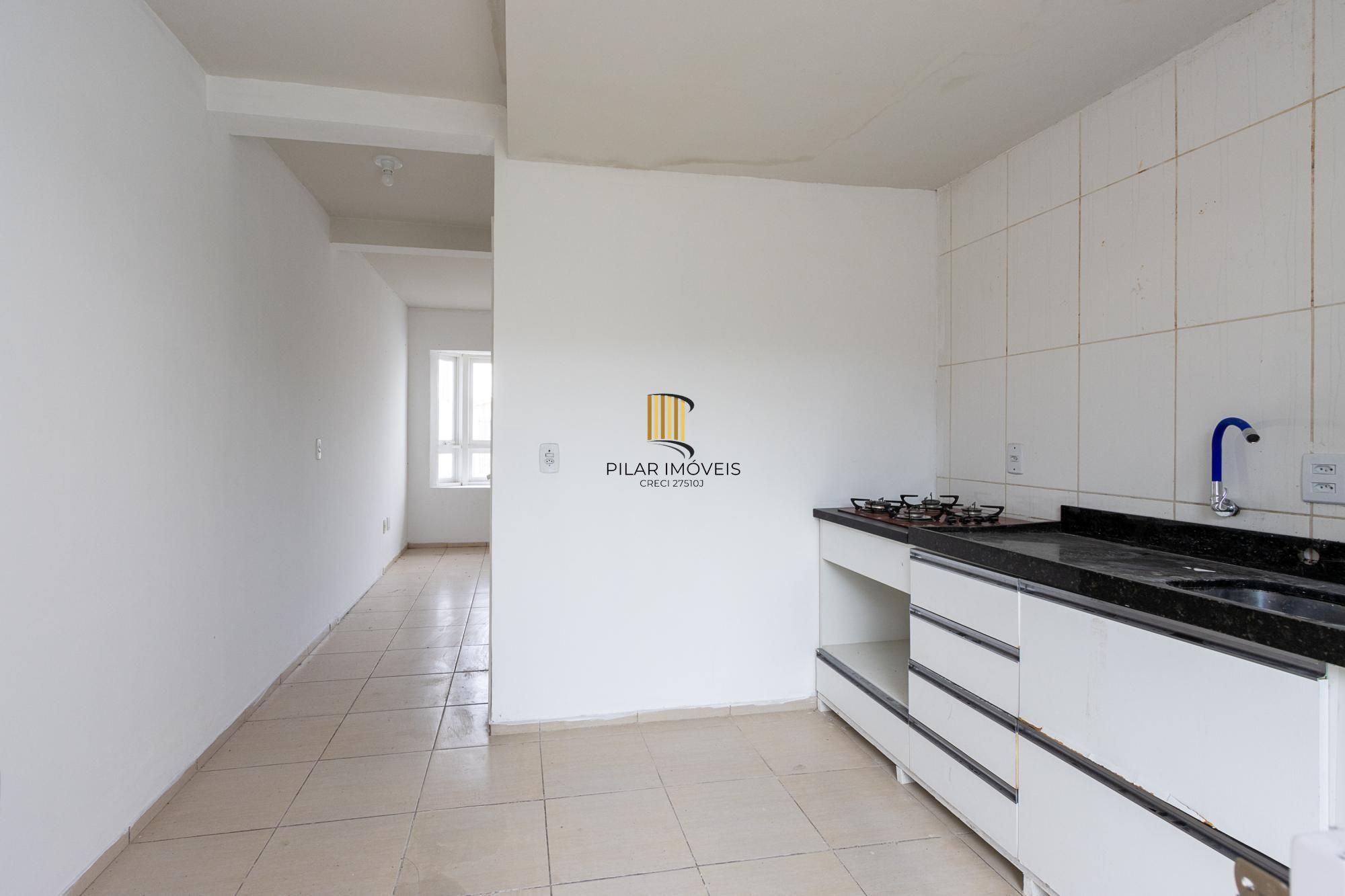 Casa (sobrado), 2 dormitórios, pátio - Bairro Hípica