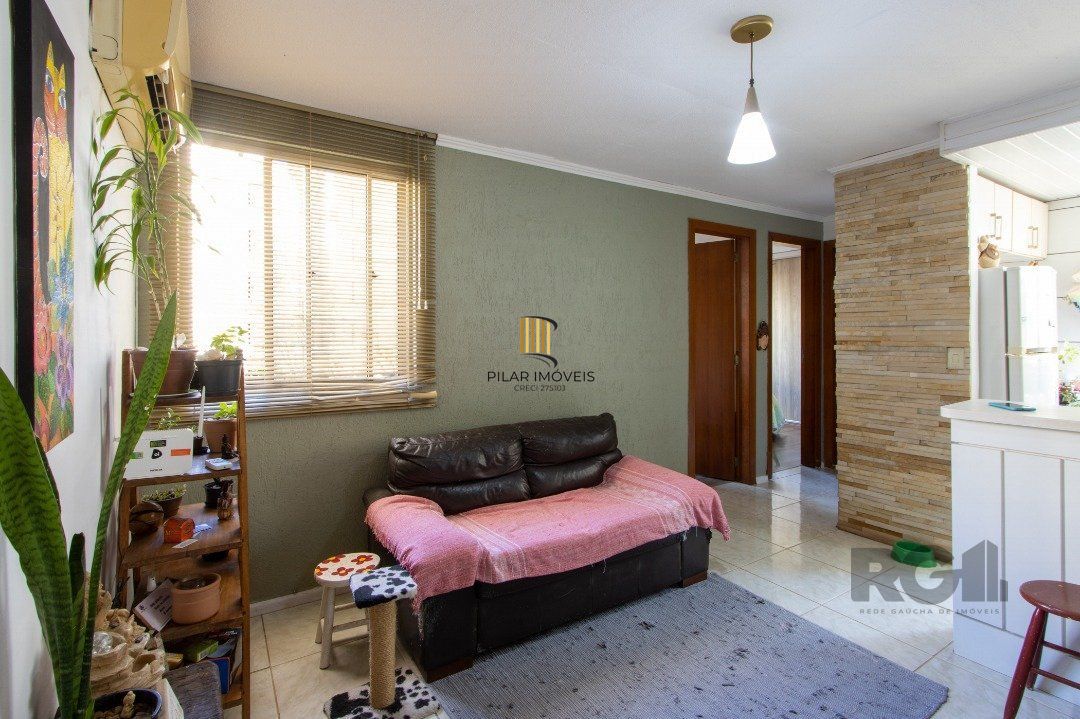 Apartamento semimobiliado com 2 dormitórios, banheiro social e 1vaga rotativa
