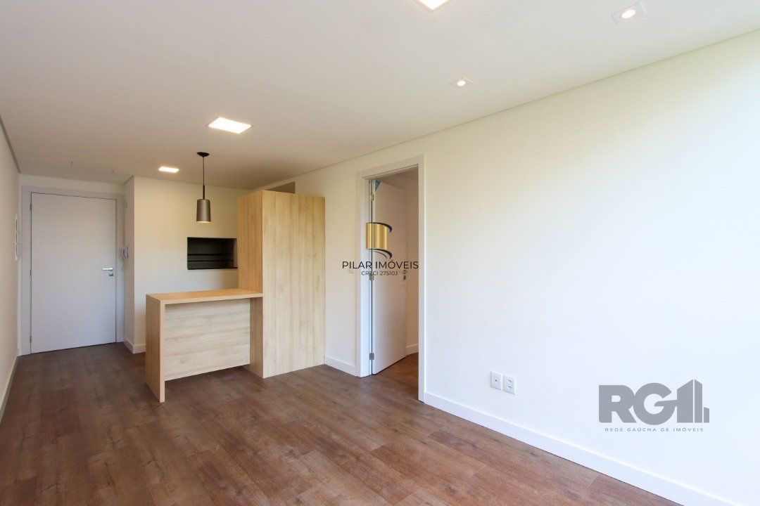 Apartamento em Porto Alegre no Bairro Petrópolis, de 1 quarto, semi mobiliado.