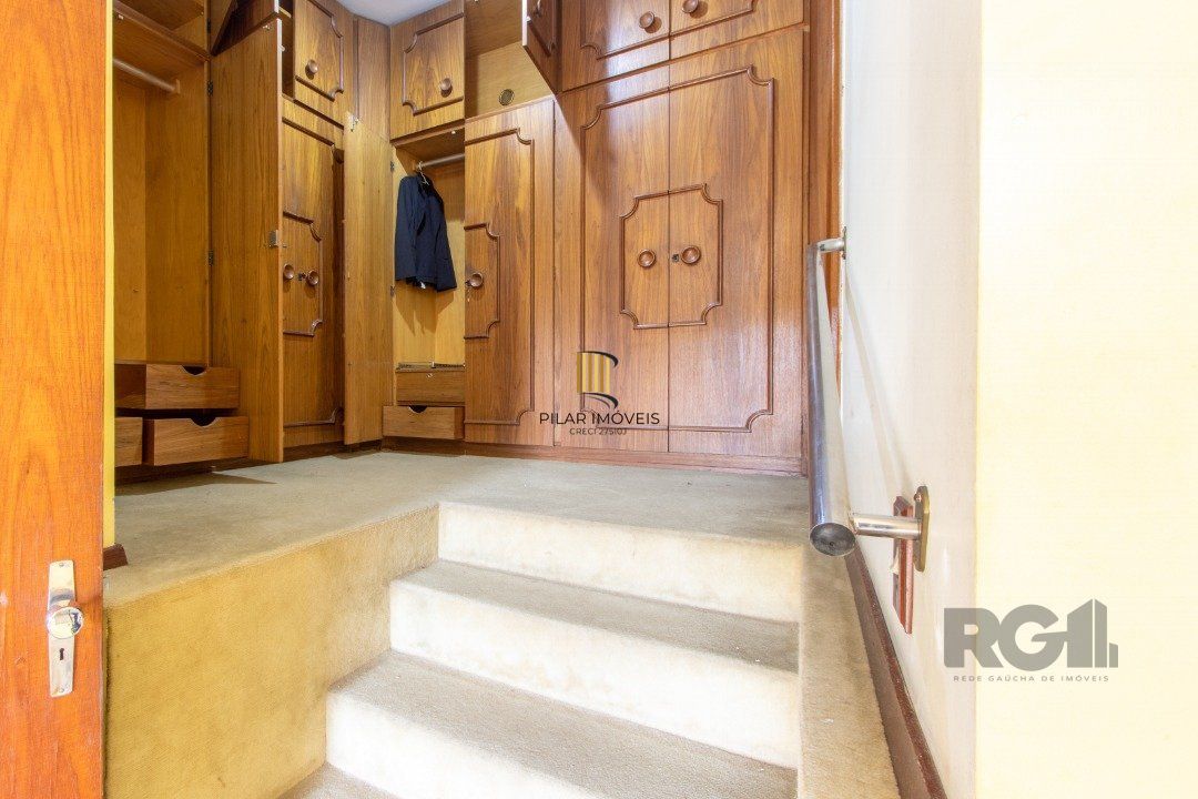 Casa para Venda - 72.6m², 4 dormitórios, sendo 1 suites, 6 vagas - Camaquã