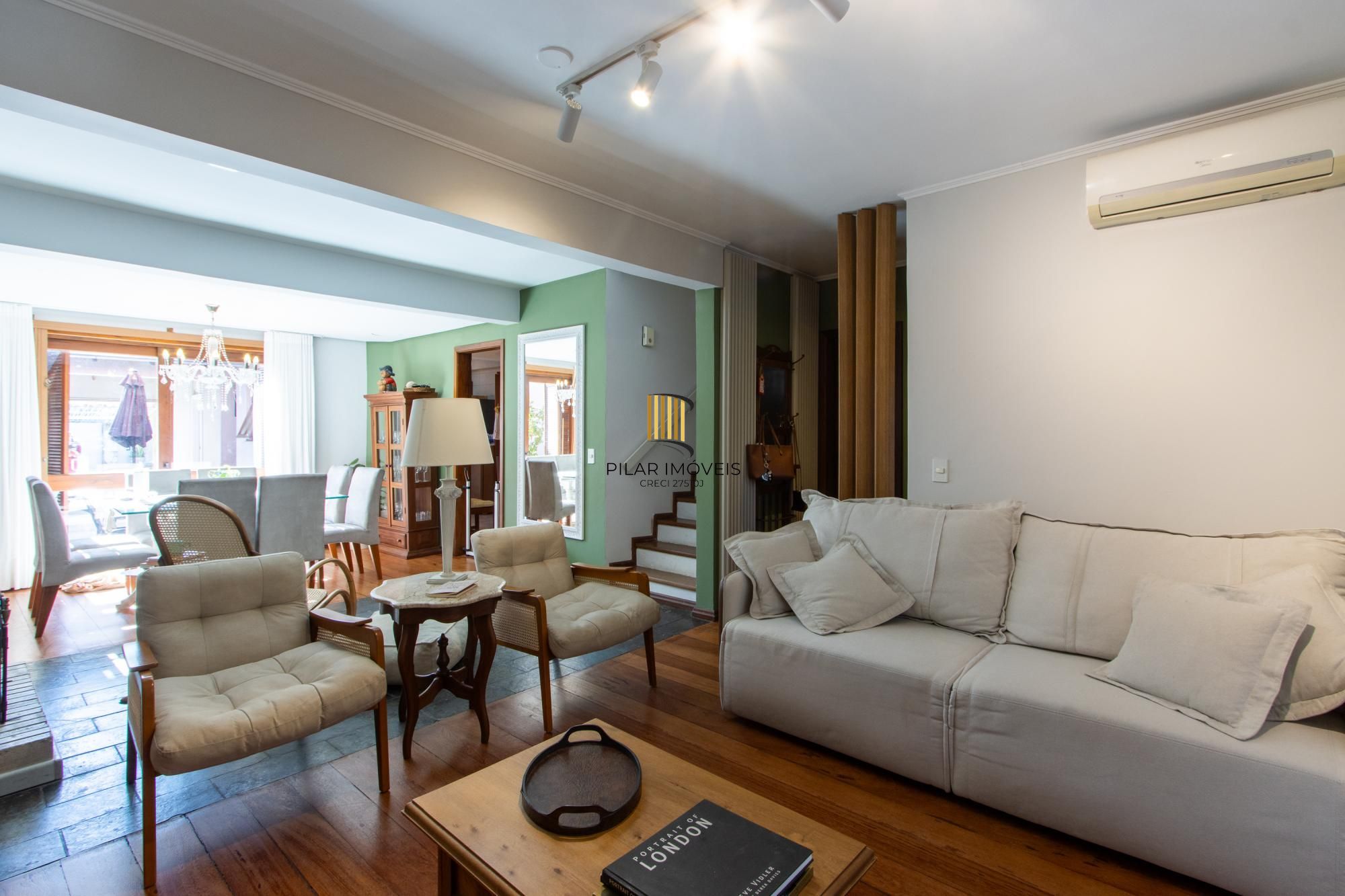 CASA EM CONDOMÍNIO NO BAIRRO IPANEMA — 4 DORMITÓRIOS (2 SUÍTES) — 2 VAGAS