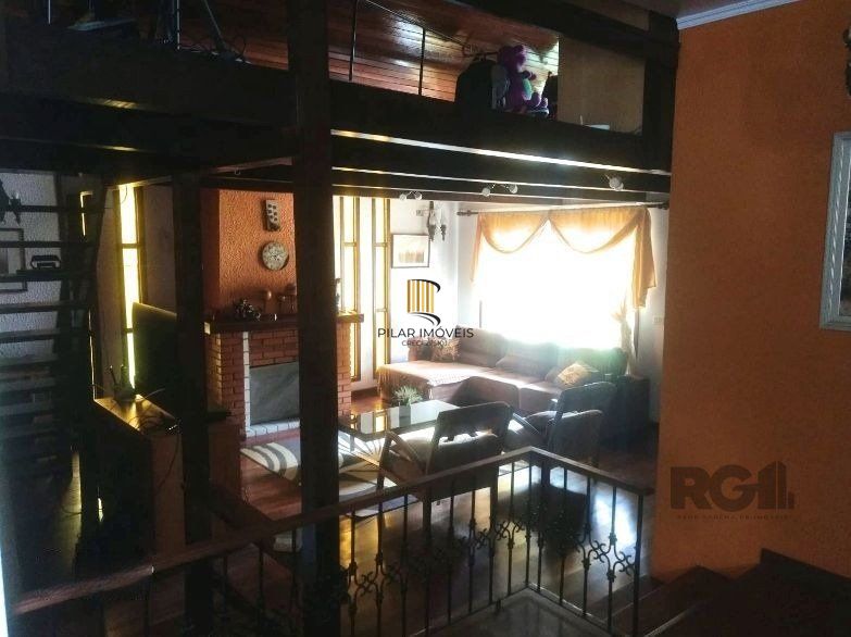 Casa para Venda - 250m², 3 dormitórios, sendo 1 suites, 4 vagas - Taruma
