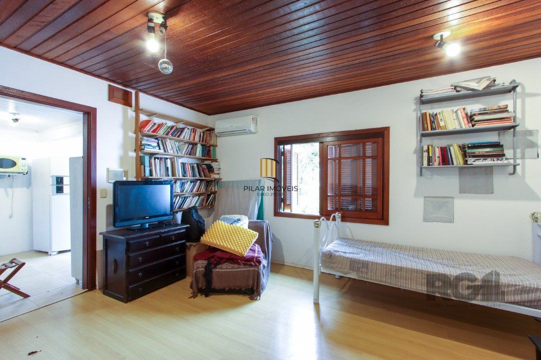 Casa térrea com  hall de entrada ,4 dormitórios