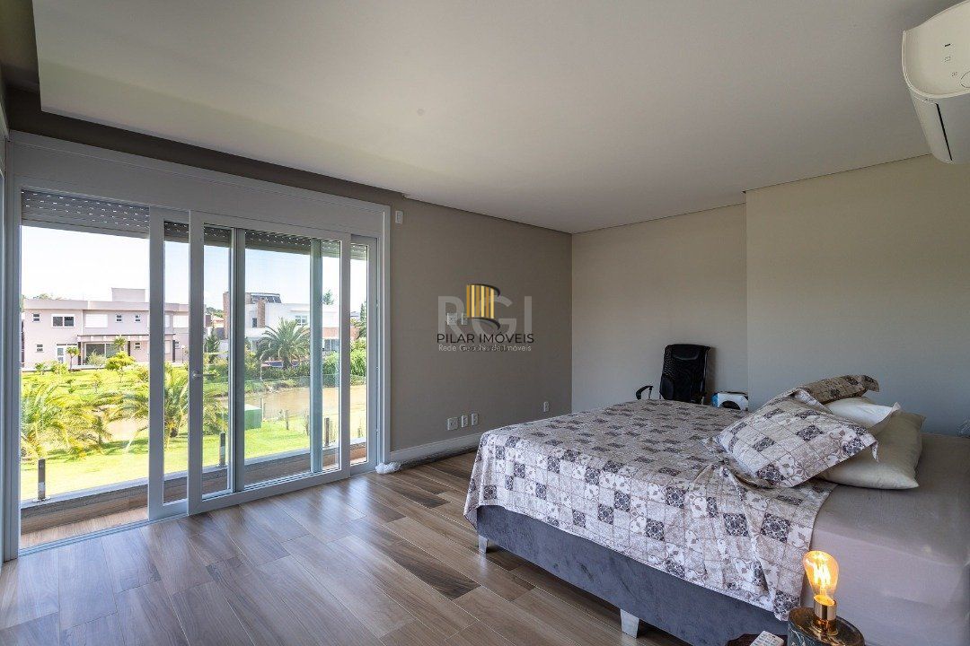 Casa Condominio para Venda - 380m², 3 dormitórios, sendo 3 suites, 6 vagas - Terra Ville