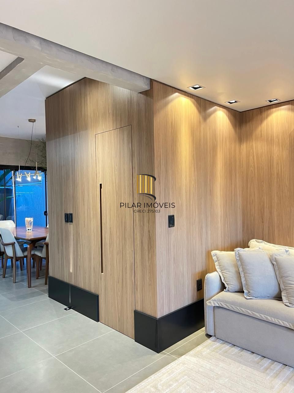 Casa em condomínio fechado para venda no bairro Jardim Isabel, com aproximadamente 204m² de área privativa,.