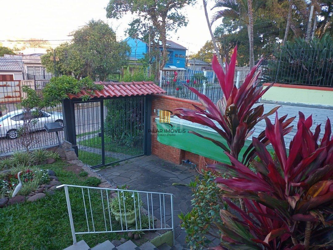 Casa para Venda - 220m², 3 dormitórios, sendo 1 suites, 1 vaga - Camaquã