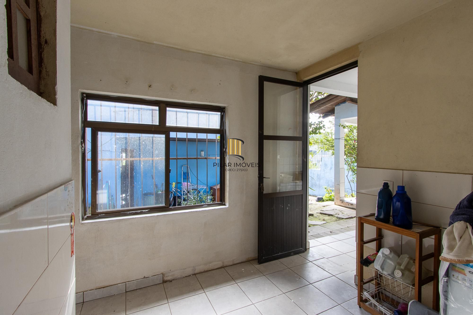 Casa 4 dormitórios no bairro Vila Nova