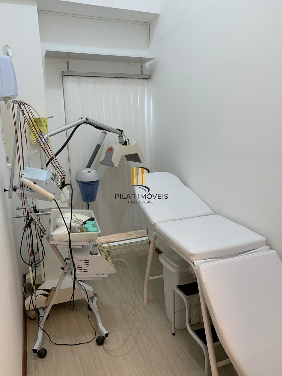 Loja térrea na Galeria Dr. Florêncio Ygartua - Bairro Moinhos de Vento
