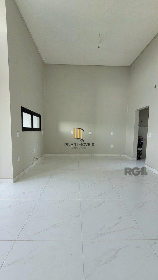 Casa ,residência possui 3 dormitórios, 1 suíte