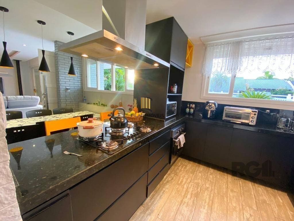 Casa 4 dormitórios no bairro Atlântida